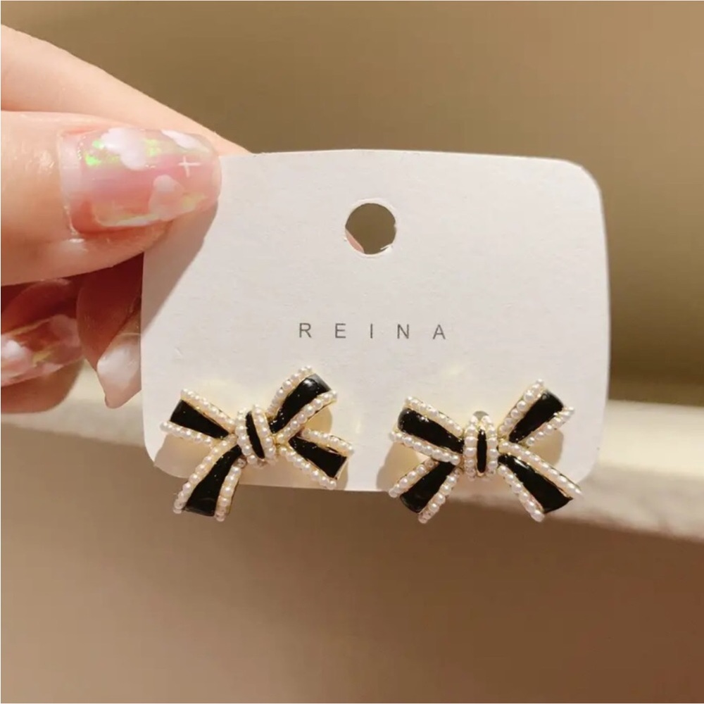 Gold Filled Black Bow Pearl Earrings